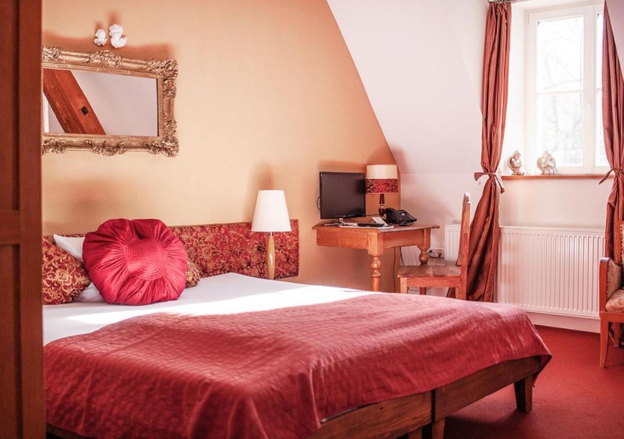 Naturschlosshotel Blumenthal Aichach Ruang foto